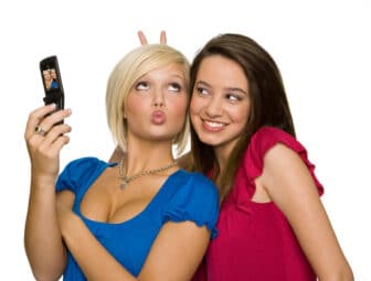 cute-girls-cell-phone Merve İle Sohbet